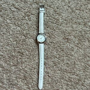 Geneva women’s vintage white/silver‎ adjustable bracelet watch one size
